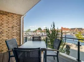 Hafenblick - Wohnung in der Hafenresidenz mit Balkon & Wasserblick