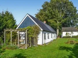 3 Bedroom Cozy Home In Hammenhög