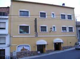 城堡酒店，位于巴涅雷斯德马里奥拉的酒店