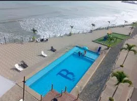 Casa con vista al mar y piscina en Manta