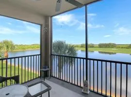 Resort style lakefront condo in River Strand - Golf membership included - Florida Sunshine
