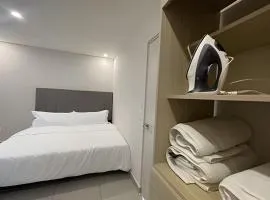 Beautiful apartment, BBQ, A.C, 5 min Arena, Gym