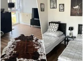 Zentrale Lage - 2 Einzelbetten - Waschmaschine - Badewanne - WLAN - Netflix - 5min zum Bahnhof