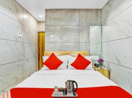 Hotel O Shree Laxmi Kuber，位于Utrān的酒店