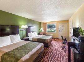 Econo Lodge Inn & Suites San Antonio near Frost Bank Center，位于圣安东尼奥的酒店
