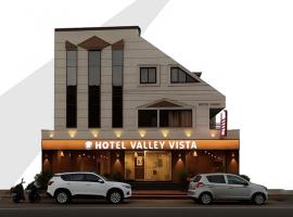 Hotel Valley Vista，位于维沙卡帕特南的酒店