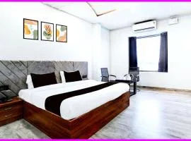 Hotel New Hometown Premium Near Jagannath Temple - Fully Air conditioned & Spacious Luxuary Rooms - Free Wifi & Parking Facilities - A Heart of The City