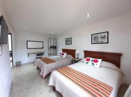 Hotel de la Parroquia，位于特拉尔普哈瓦的宠物友好酒店