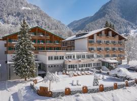 first mountain Hotel Montafon，位于加舒恩的酒店