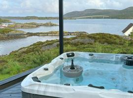 Cabin With Sea Views In Mjømna，位于Mjømna的酒店