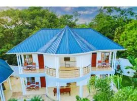 Hellens Riverside Villa Luxury Garden Room