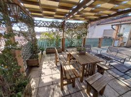 Reitia Penthouse in Historic Center，位于埃斯泰的酒店