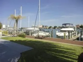 Waterfront 2 Queens Free Parking