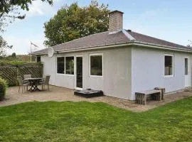 2 Bedroom Awesome Home In Hejls