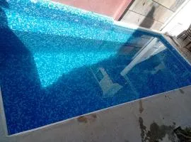 Casa con alberca climatizada privada para 8 personas