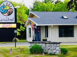 The Lake Huron Resort，位于Oscoda的酒店