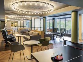 凡尔赛宫阿德吉奥公寓酒店，位于伊西莱穆利诺的酒店