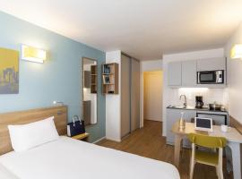 拉德芳斯爱达格公寓式酒店 - 普莱斯查瑞斯，位于库尔布瓦的酒店