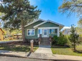 Route 66 Retreat Dog-Friendly Home in Williams