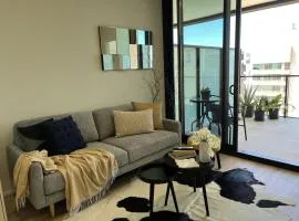 Level 18 Heart of Adelaide with Gym, City Views