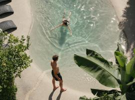 Sercotel El Balc&oacute;n de la Bah&iacute;a Suites，位于桑坦德的高尔夫酒店