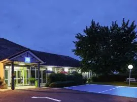 凡尔赛夸尼耶尔宜必思快捷酒店