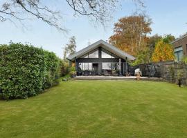 3 Bedroom Stunning Home In Sunds，位于Sunds的酒店