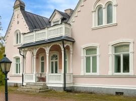 2 Bedroom Stunning Apartment In Högsby，位于Högsby的酒店