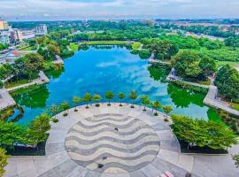 Peaceful Luxury at Tresor Klang by HCK