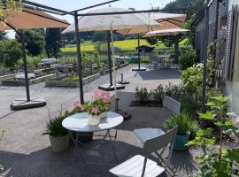 Le Hameau du Montchervet，位于Puidoux的带停车场的酒店