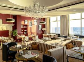 罗斯科夫海大酒店，位于罗斯科夫的酒店