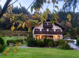 Chambres d'Hôtes des Cascades St-Nicolas，位于克吕特的酒店