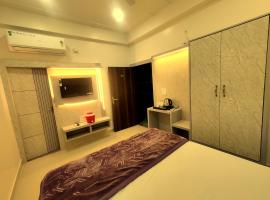 Hotel RN Residency - Near Prem Mandir Vrindavan，位于范兰德凡的酒店