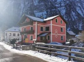 豪斯霍尔赫尔塔宾馆