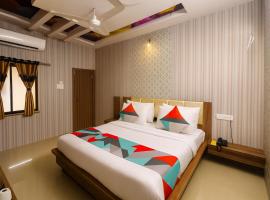 The Sky Comfort - Hotel The Heaven, Dwarka，位于德瓦尔卡的酒店