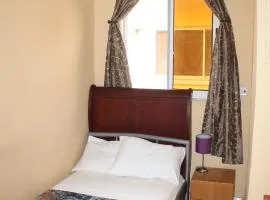 Jesiwa B's Little Palace