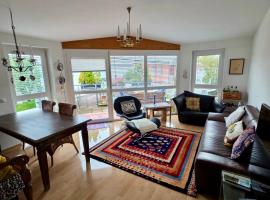 SUNNY AND LAKE Wörthersee 140m，位于韦尔特湖畔克伦彭多夫的酒店