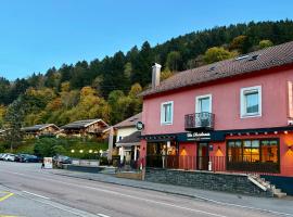 LOGIS HÔTEL, CHALETS et RESTAURANT LES CHATELMINÉS，位于拉布雷斯的酒店