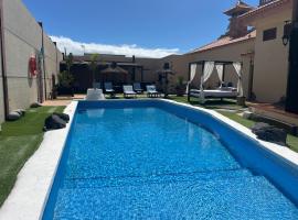 卡萨特内里费别墅，位于拉斯加莱塔斯的酒店