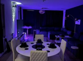 Cozy Stay with Pool Relax with Easy Access to Highway，位于Maxwell的酒店