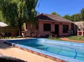 CABAÑA AURORA, con parque y pileta en Complejo El Solicito