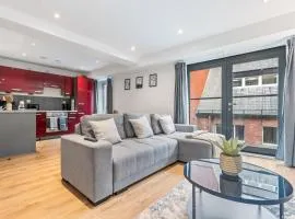 2BR City Centre Flat - Juliette Balcony - Sleeps 6