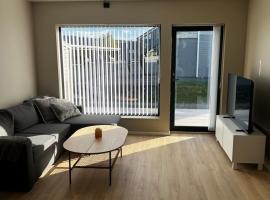 Newly refurbished apartment in the city center，位于韦尔达尔的酒店