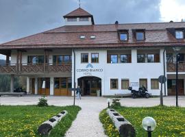 Hotel Corno Bianco，位于新波南特的酒店