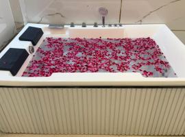 Bundeli Farm Resort & Banquet Orchha，位于奥拉奇哈的酒店