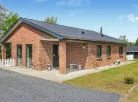 Nice Home In Fårvang With Outdoor Swimming Pool