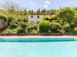 Stylish villa with large pool and stunning views