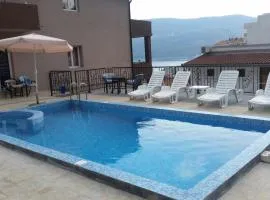 Apartments Lav Costas