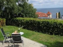 Ruhe-Natur-Meerblick-Das-Atelier-in-Lohme-Wandern-Radfahren-Golf-direkt-vor-der-Tuer