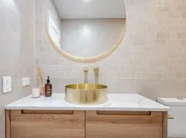 Upscale neighbourhood guest quarters